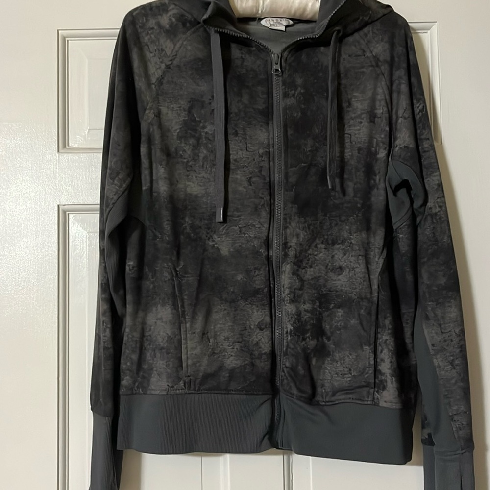 Hooded sweatshirt jacket